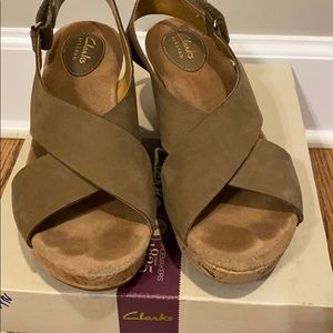 Clarks Caslynn Shae wedges 7.5W, EUC